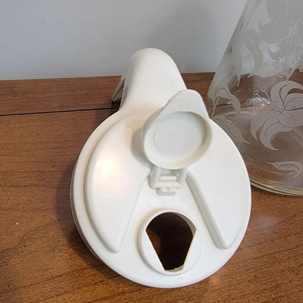Tang White Honeysuckle Etched Floral Glass Decanter Pitcher‎ Anchor & Hocking